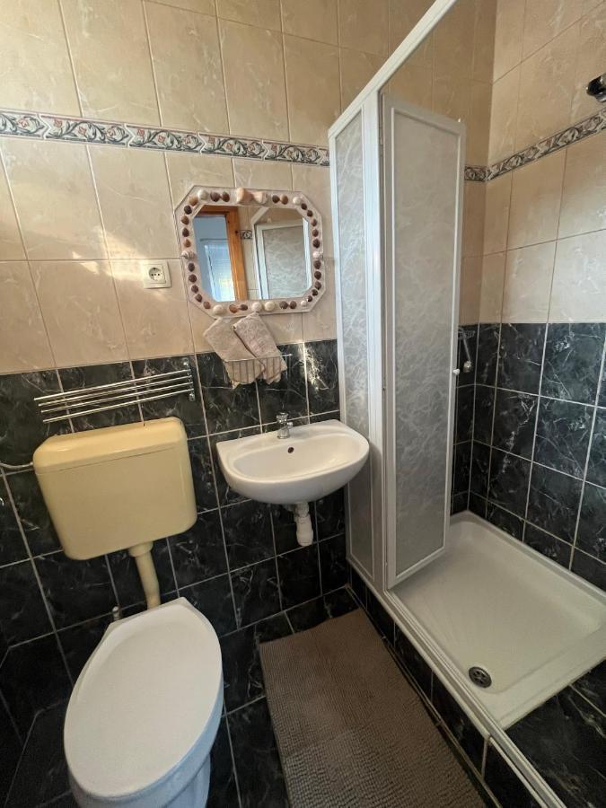 Luca Vendeghaz 1. Apartman Sárvár Екстериор снимка